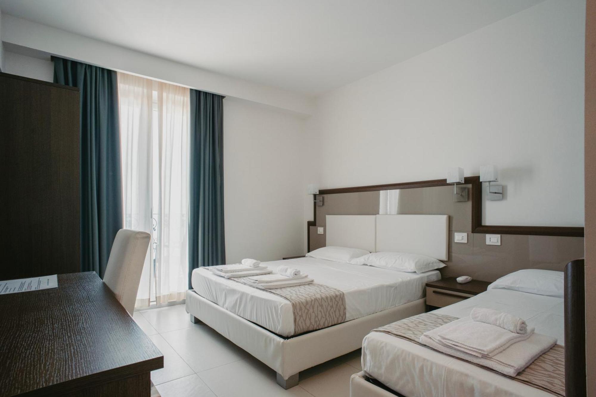 Hotel Baia Marina Cupra Marittima Buitenkant foto