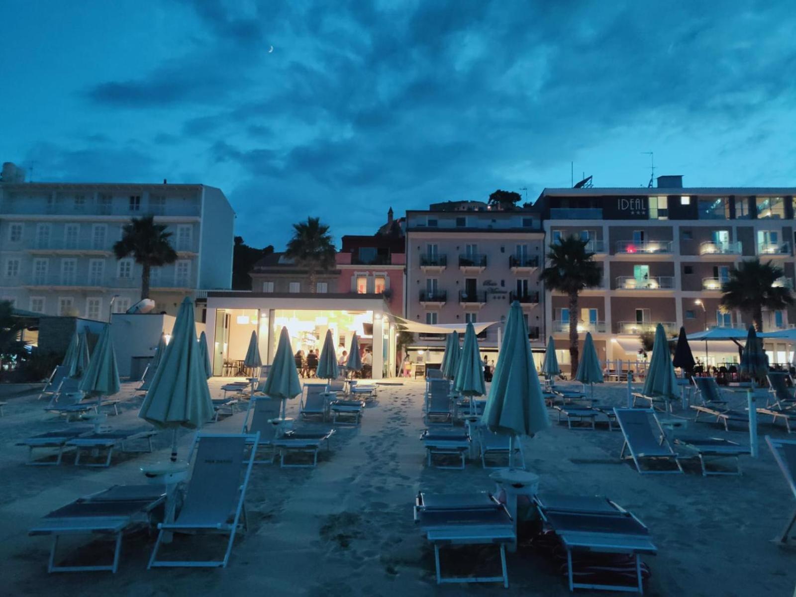 Hotel Baia Marina Cupra Marittima Buitenkant foto