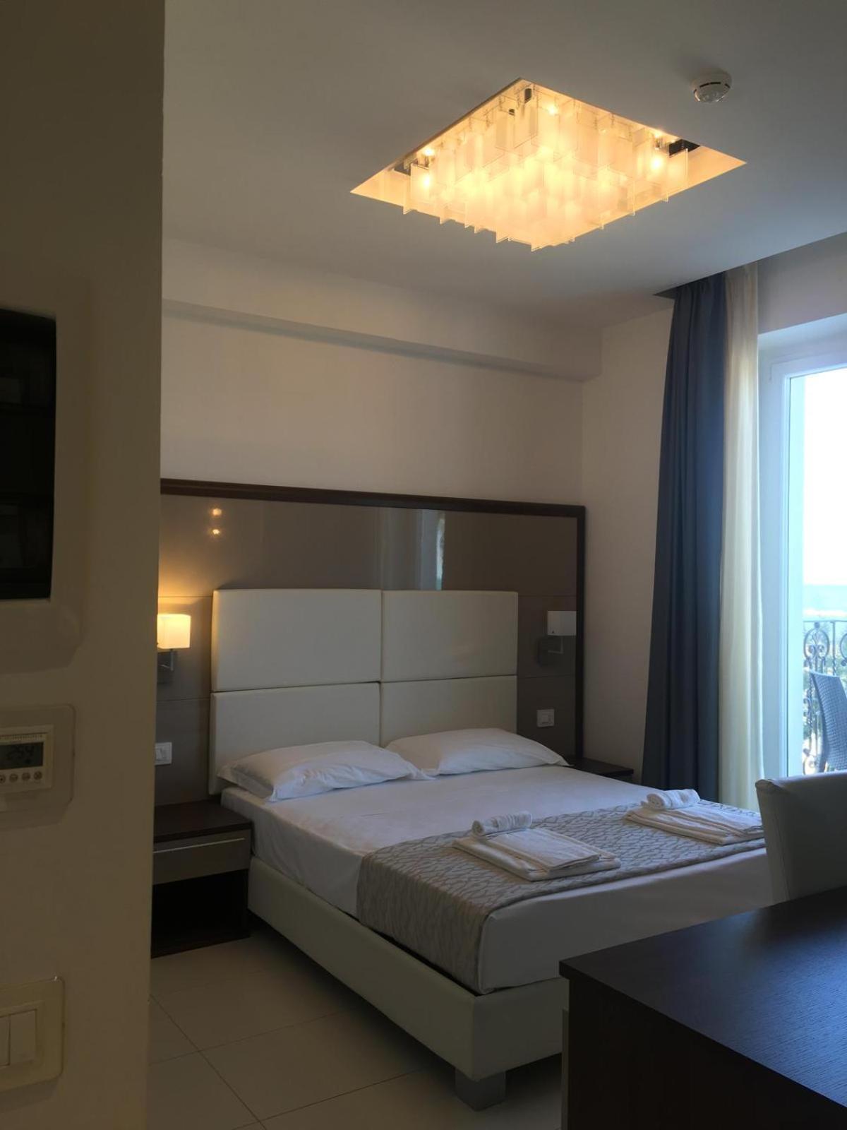 Hotel Baia Marina Cupra Marittima Buitenkant foto