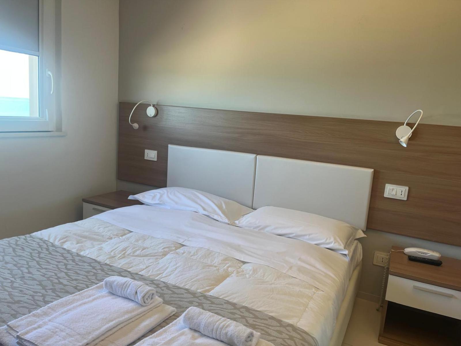 Hotel Baia Marina Cupra Marittima Buitenkant foto