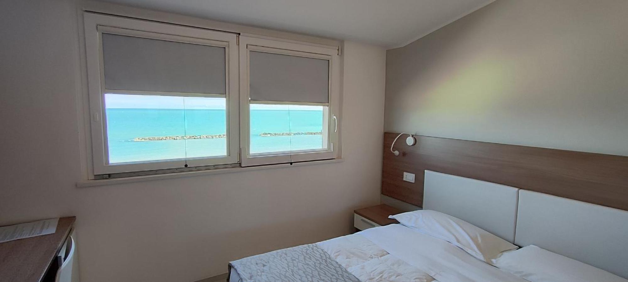 Hotel Baia Marina Cupra Marittima Buitenkant foto