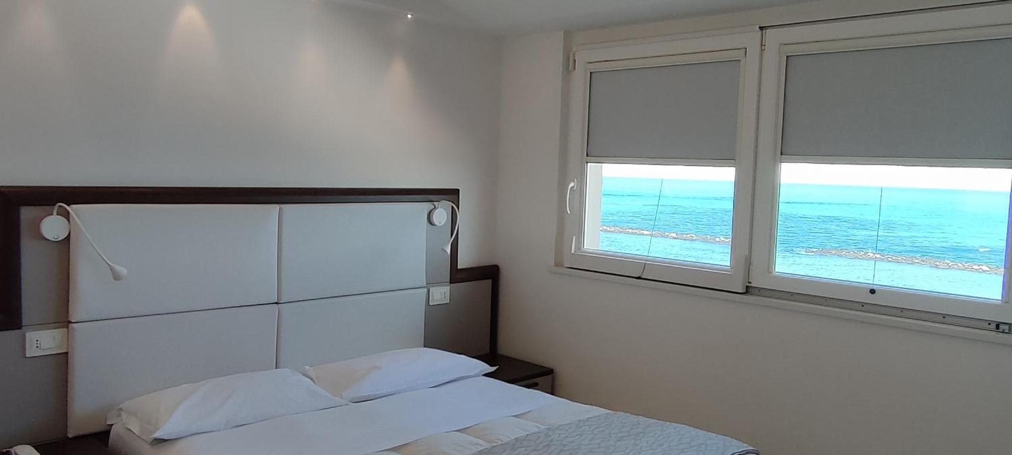 Hotel Baia Marina Cupra Marittima Buitenkant foto
