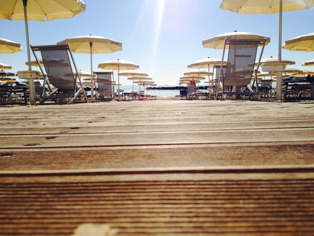 Hotel Baia Marina Cupra Marittima Buitenkant foto