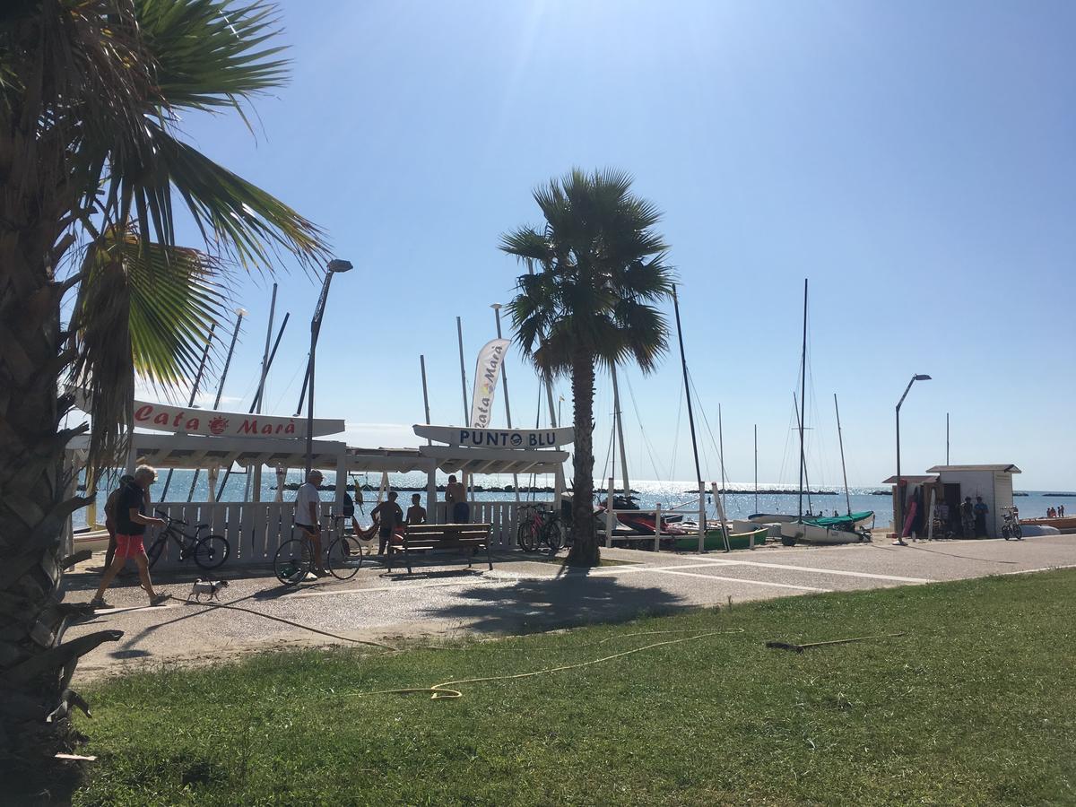Hotel Baia Marina Cupra Marittima Buitenkant foto